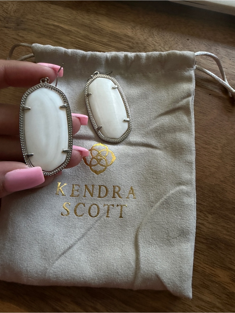Kendra Scott Ivory Elliana Drop Earrings with Silver Frame - Picture 2 of 2